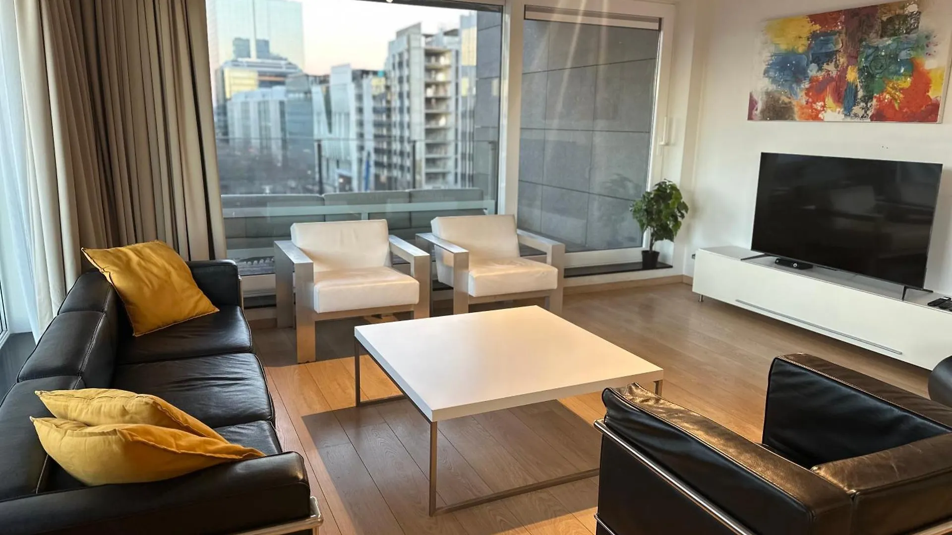 Apartment With Balcony In Brussels Center Bélgica
