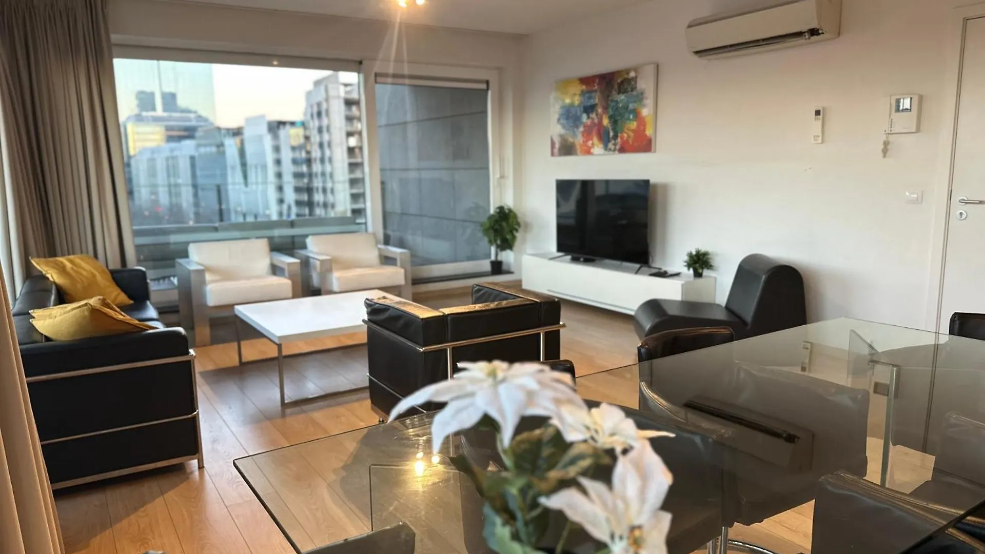 Apartment With Balcony In Brussels Center 0*,  Bélgica