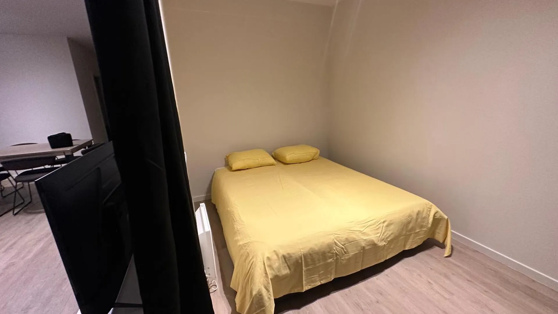 Apartment With Balcony In Brussels Center