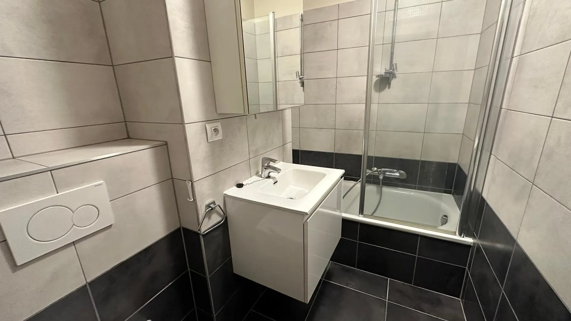 Apartment With Balcony In Brussels Center Bélgica