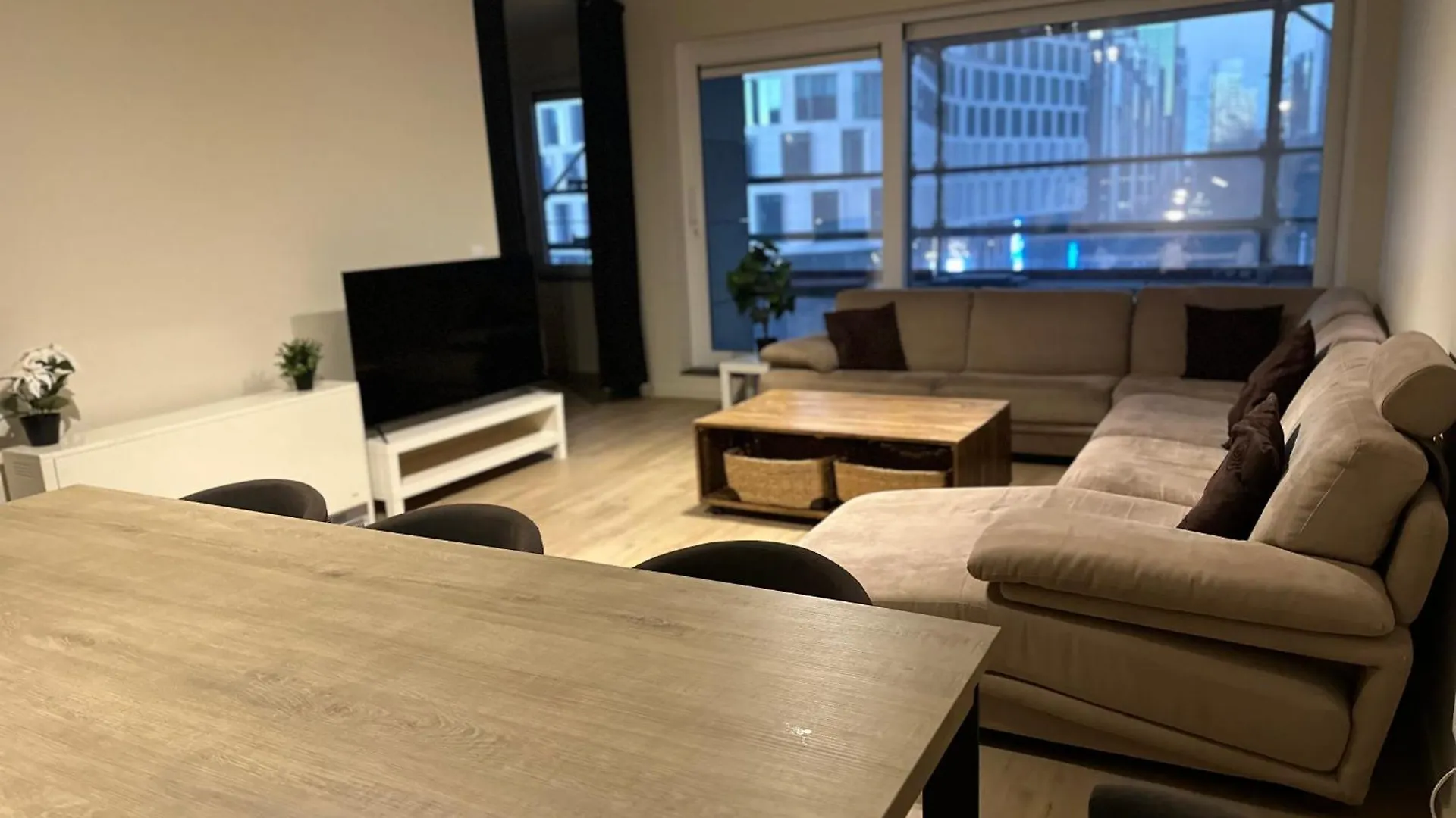 Apartment With Balcony In Brussels Center