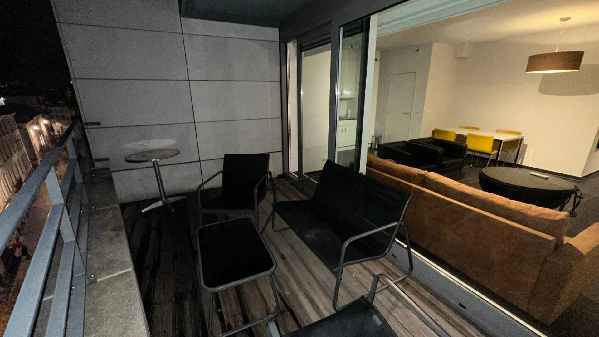 Apartment With Balcony In Brussels Center
